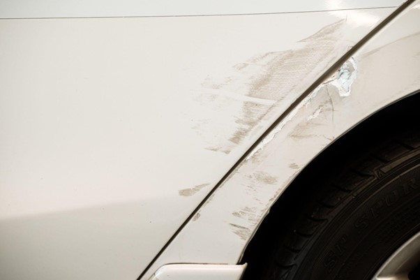 Jak vyřešit odřené auto na parkovišti odřené auto na parkovišti